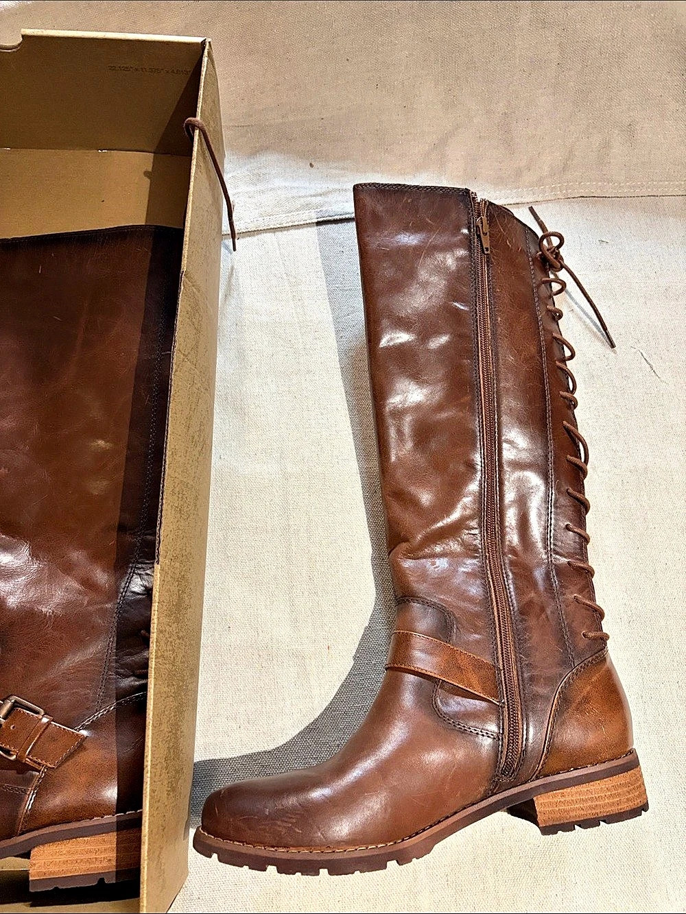 Born Women's Brown Tall Lace-Up Boots new never worn